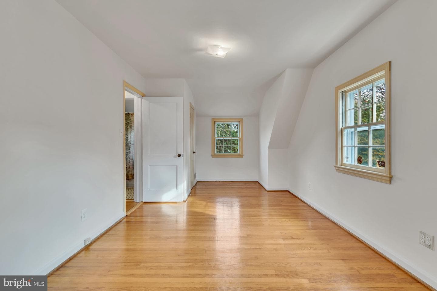 1223 N Vernon Street photo 15