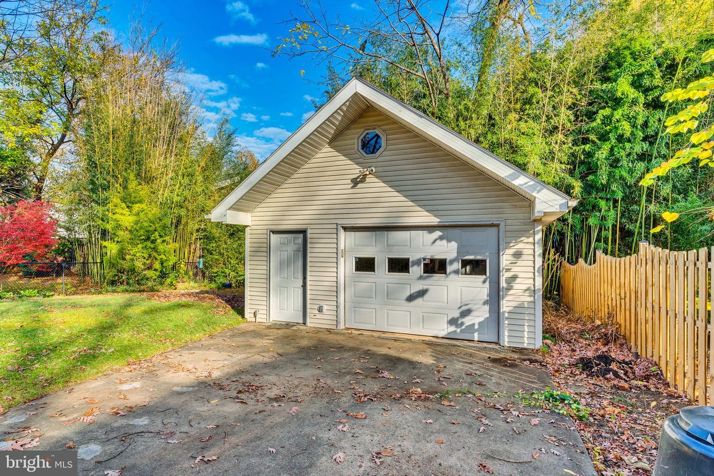 1223 N Vernon Street photo 29