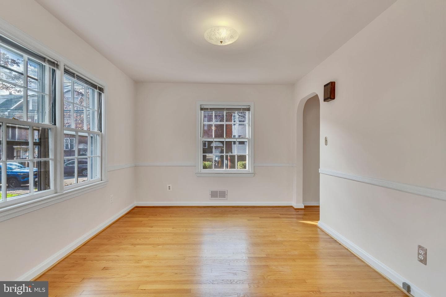 1223 N Vernon Street photo 6