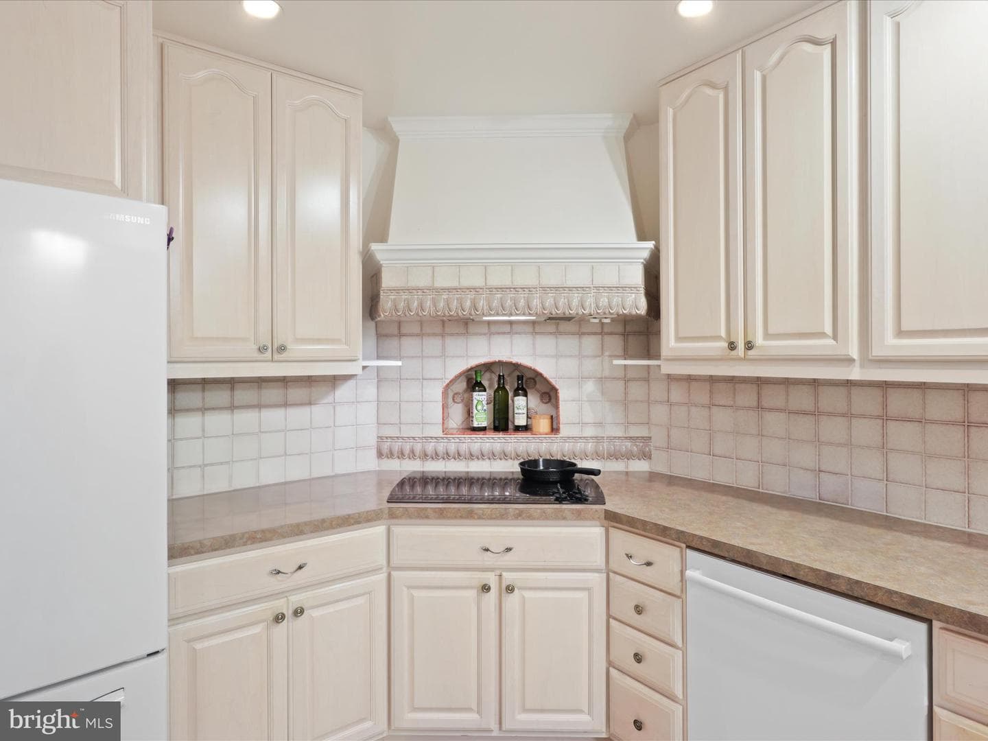 1101 S Arlington Ridge Road #104 photo 16