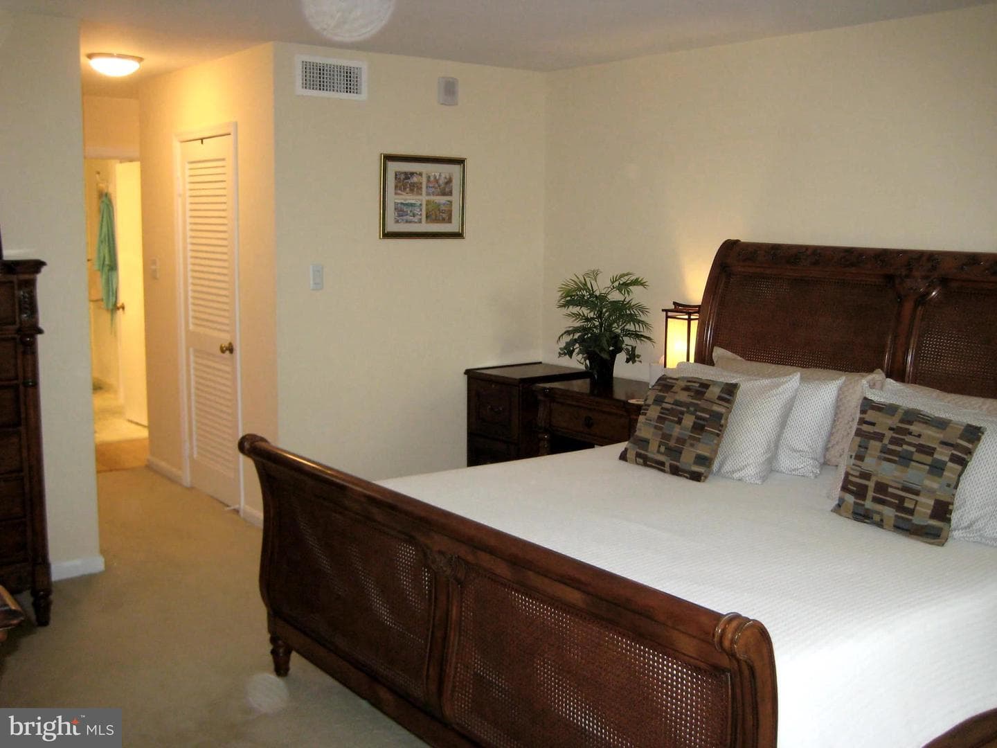 1101 S Arlington Ridge Road #104 photo 19