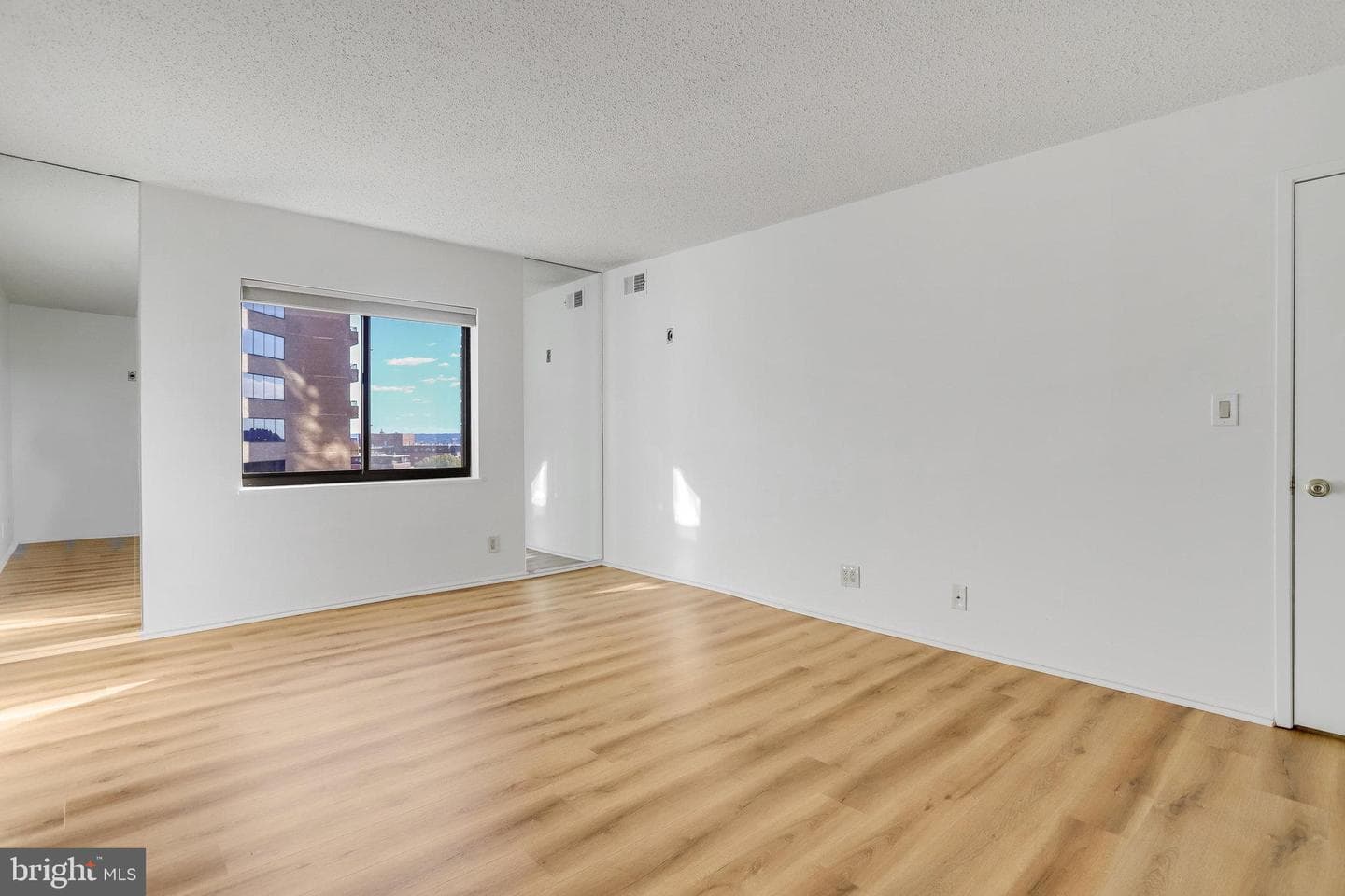1600 N Oak Street #810 photo 14