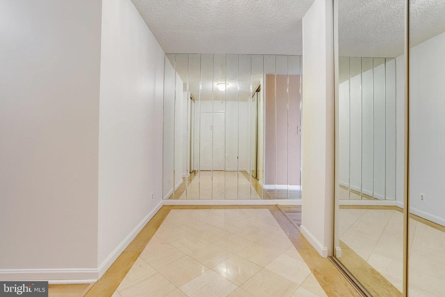 1600 N Oak Street #810 photo 23