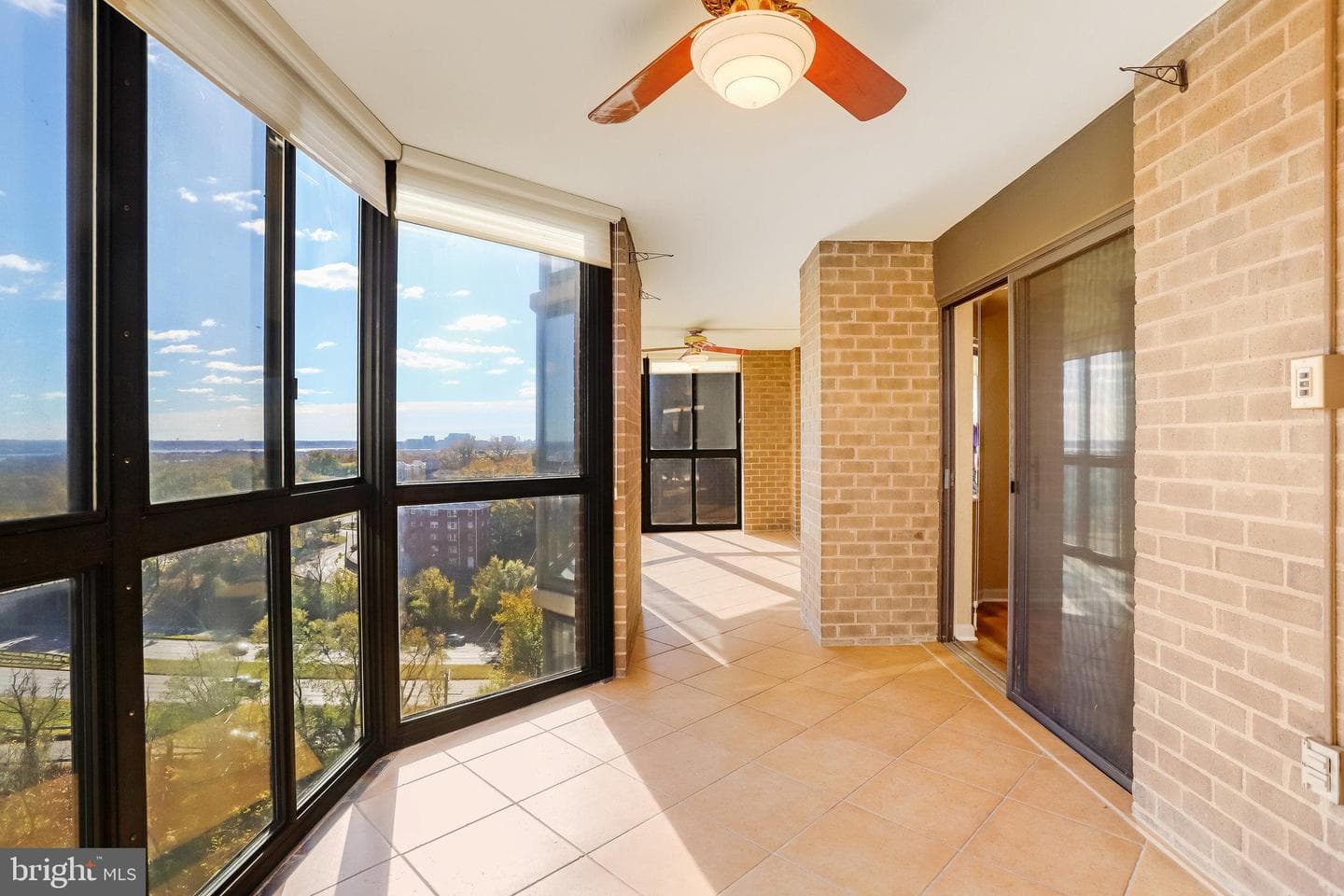 1600 N Oak Street #810 photo 39