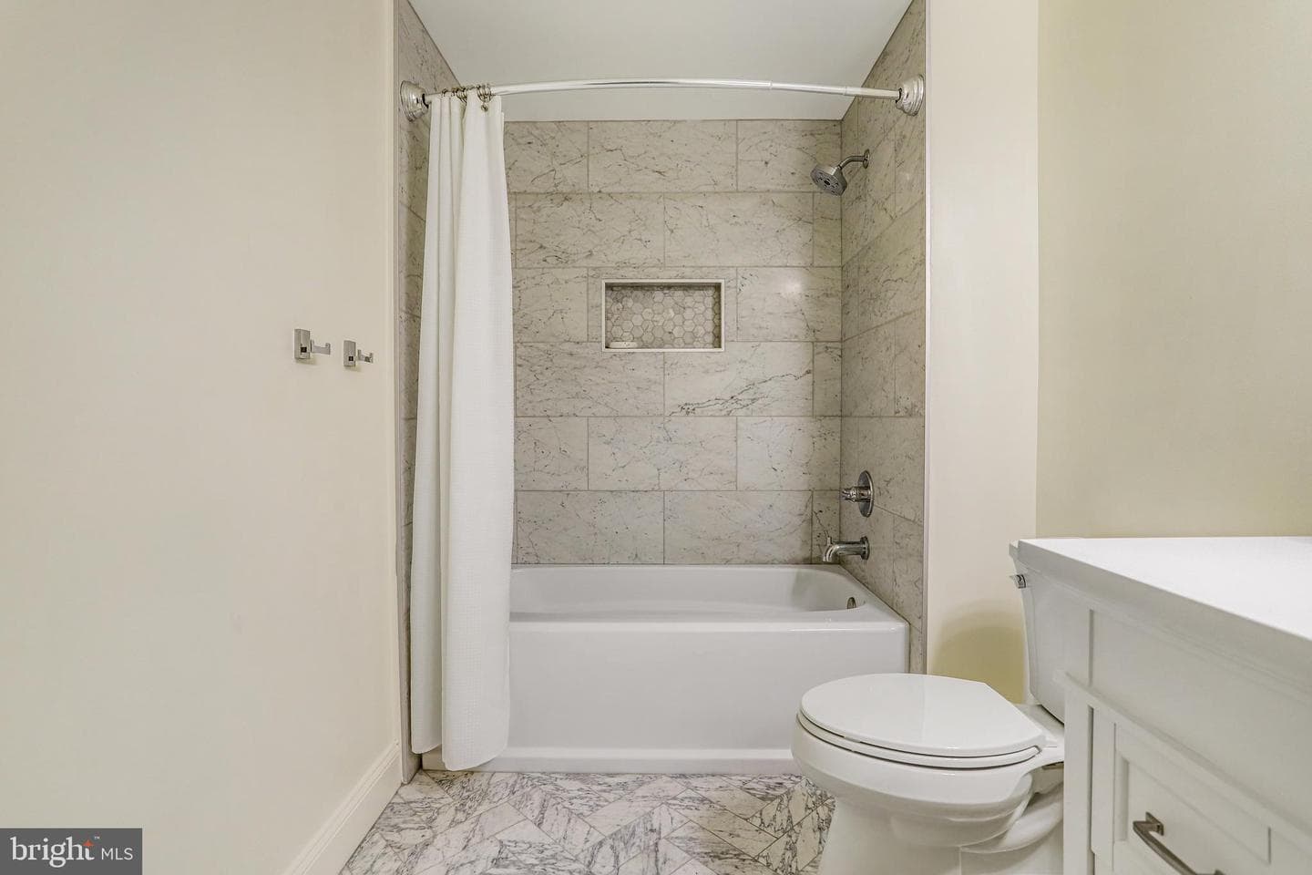 1020 N Highland Street #407 photo 28