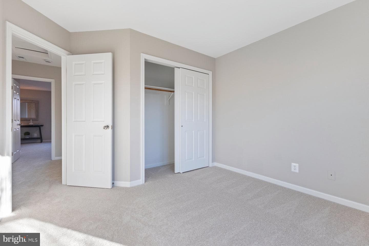 517 N Jefferson Street photo 25