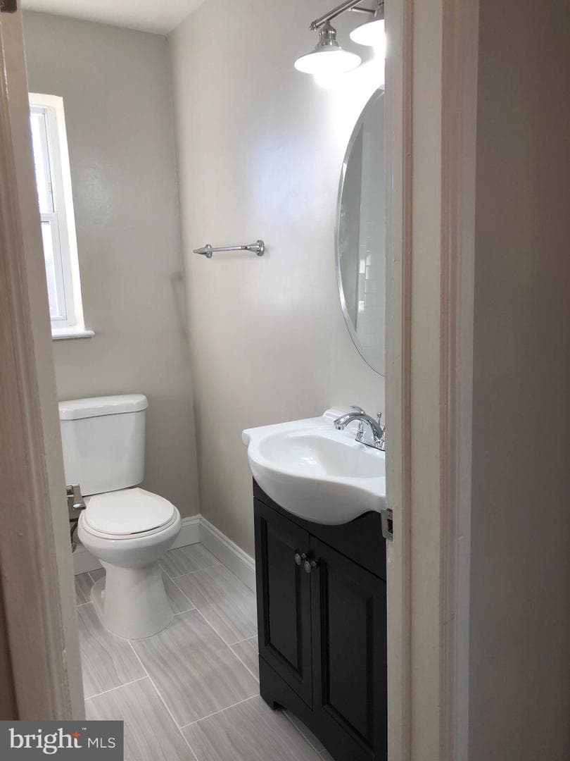 845 S Ivy Street photo 16