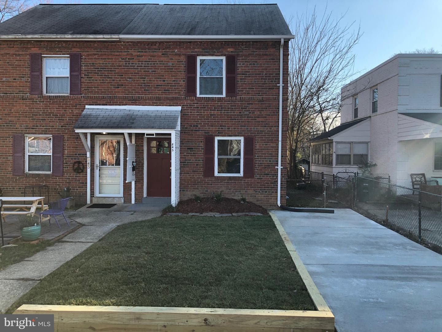 845 S Ivy Street photo 2