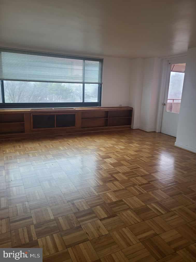 1011 Arlington Boulevard #1043 photo 2
