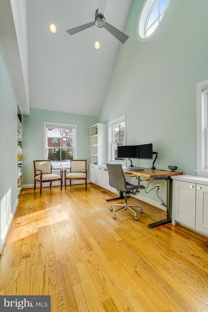 862 N Kensington Street photo 12