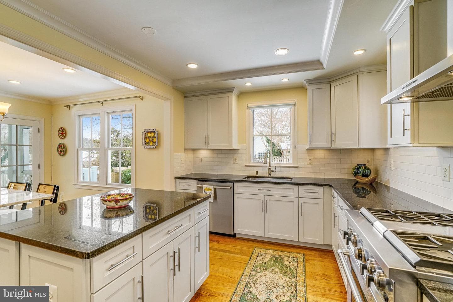 862 N Kensington Street photo 17