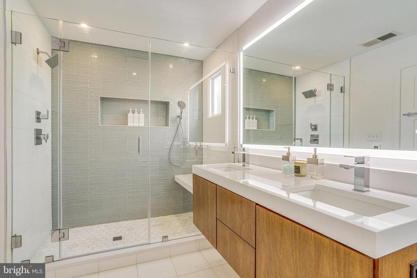 862 N Kensington Street photo 33