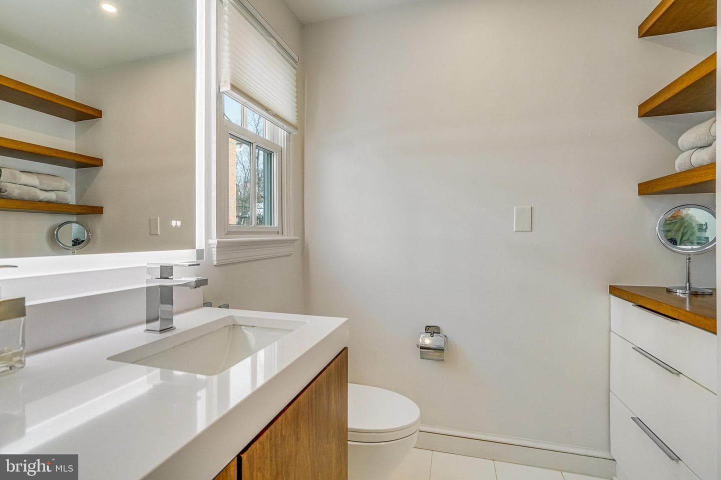 862 N Kensington Street photo 34