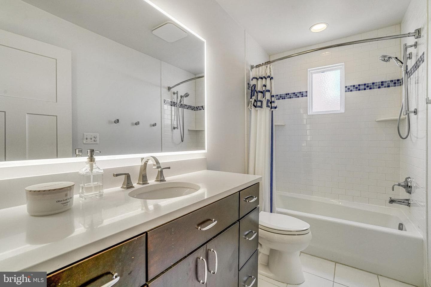 862 N Kensington Street photo 40