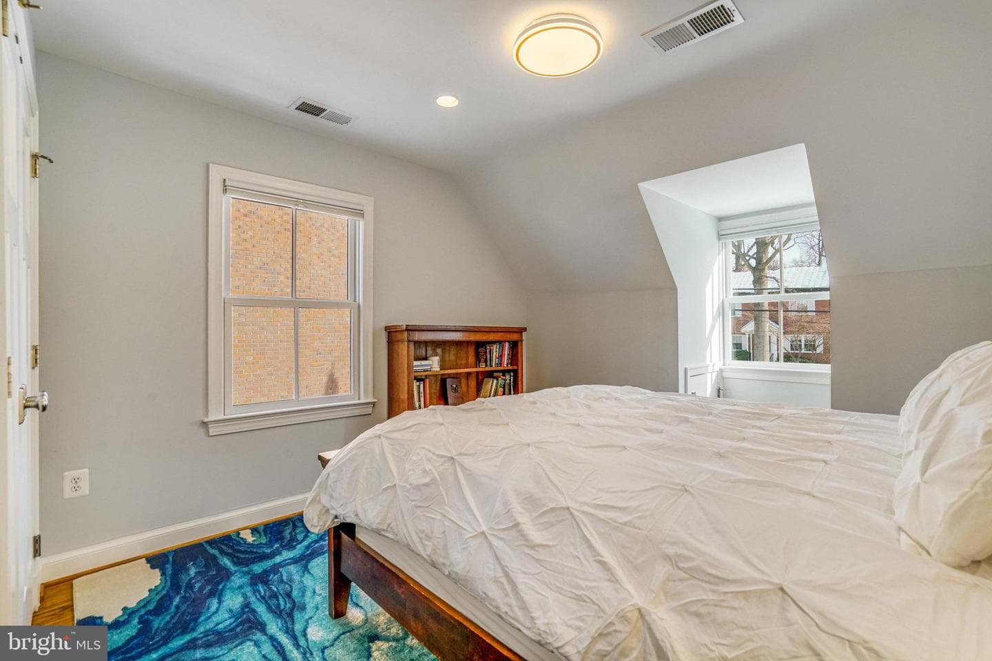 862 N Kensington Street photo 42