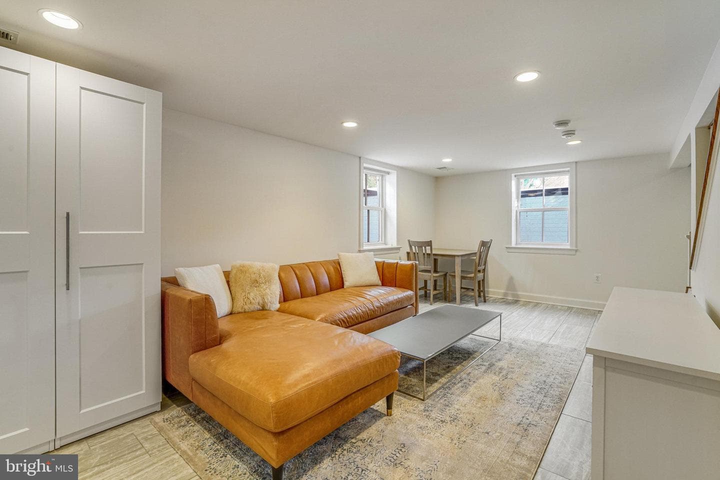 862 N Kensington Street photo 45