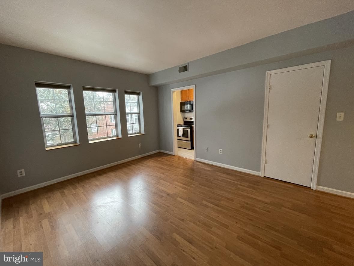 1736 Queens Lane #3-196 photo 7