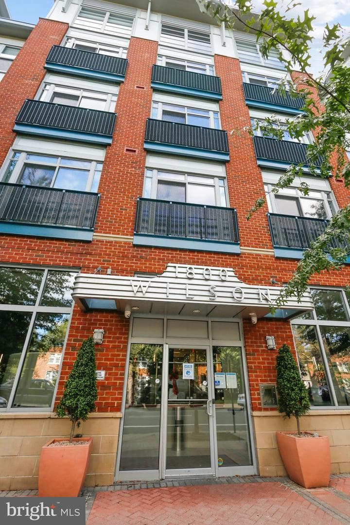 1800 N Wilson Boulevard #405 photo 3