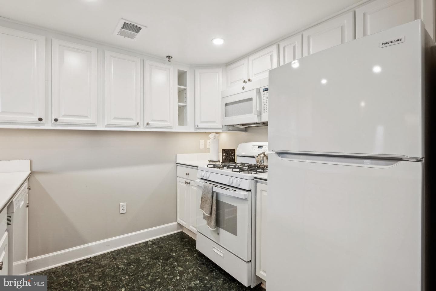 1276 N Wayne Street #320 photo 12
