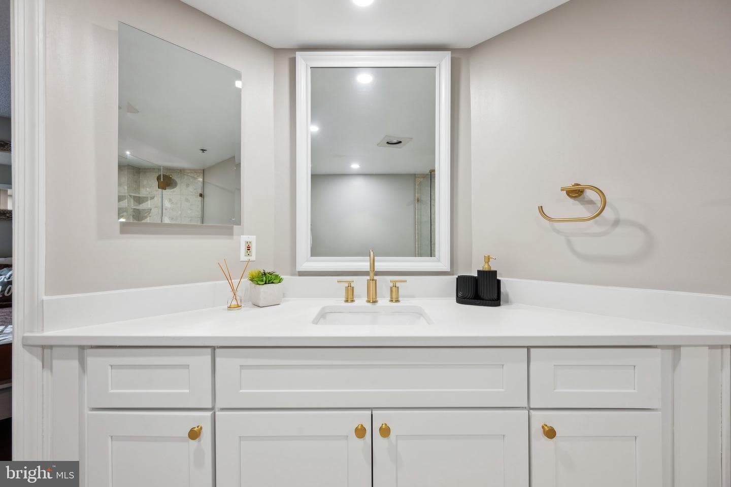 1276 N Wayne Street #320 photo 22