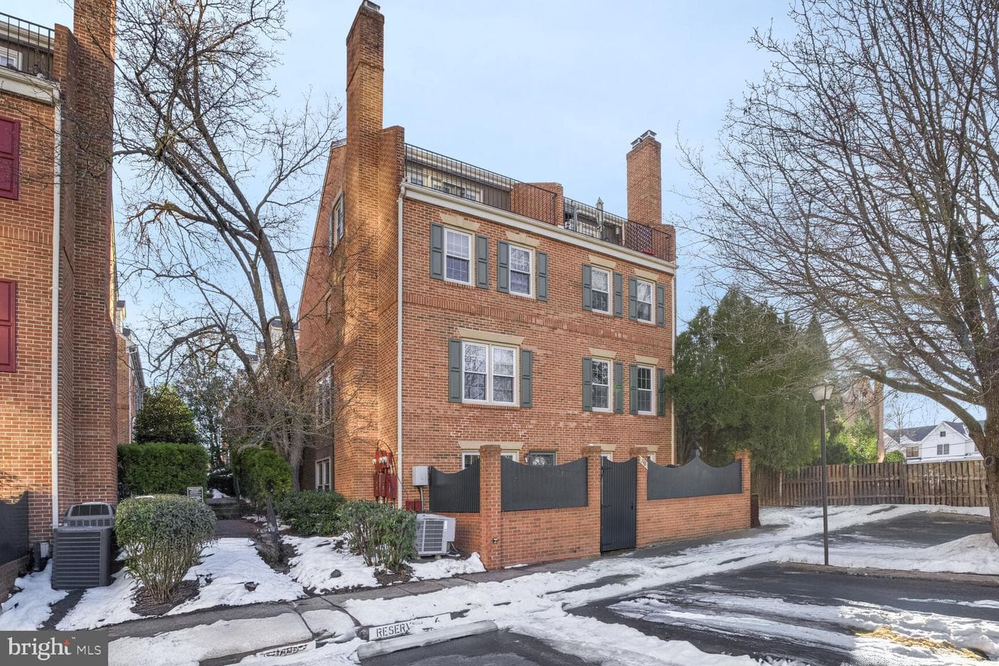 748 N Vermont Street photo 3
