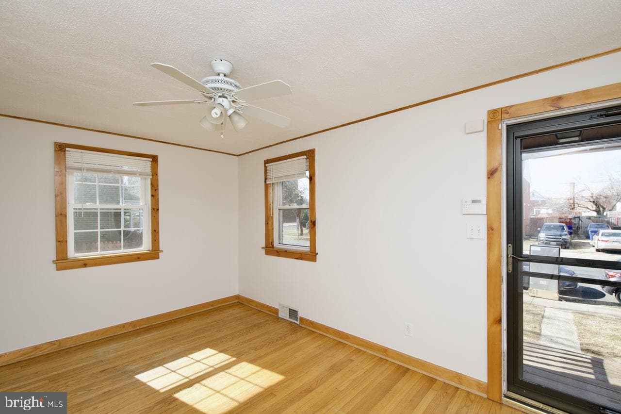 2727 S Cleveland Street photo 4