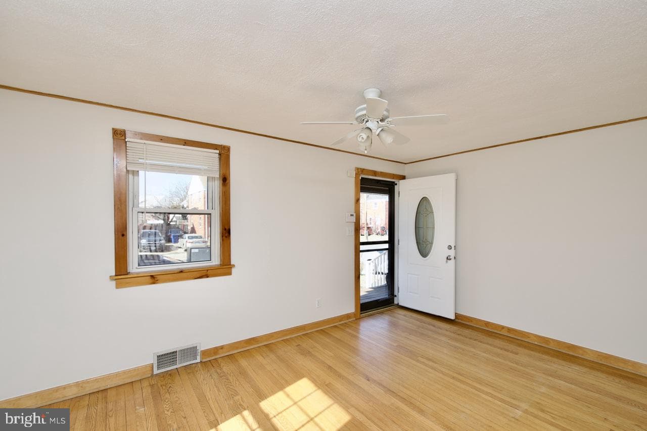 2727 S Cleveland Street photo 5