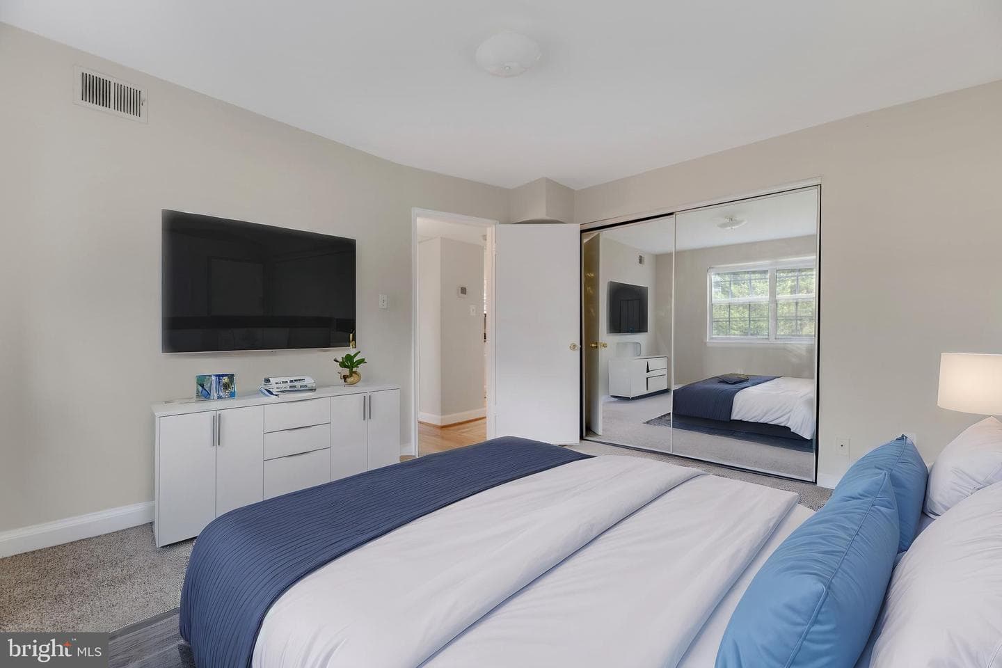 2104 N Scott Street #33 photo 6