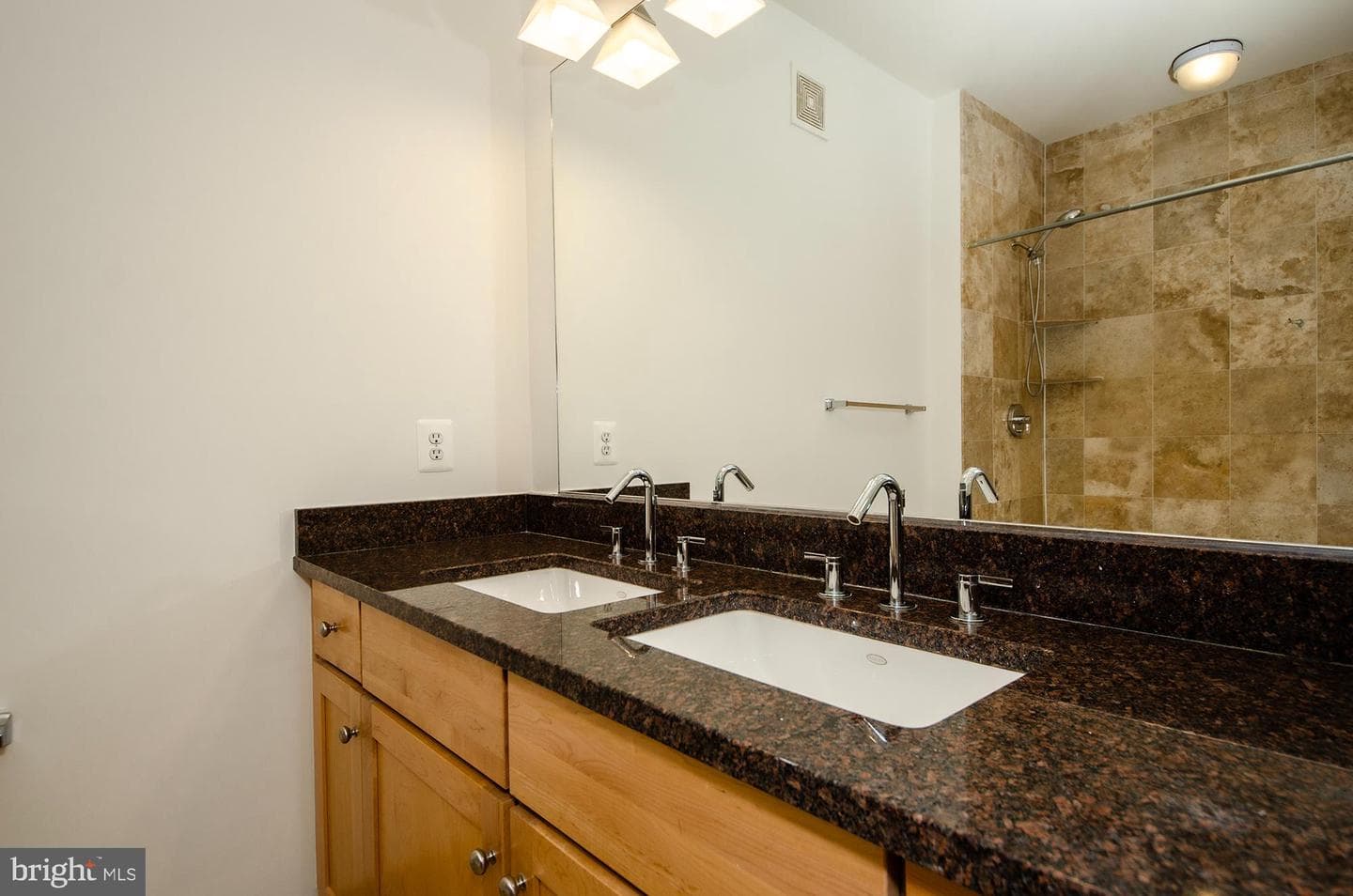 2200 N Westmoreland Street #401 photo 5