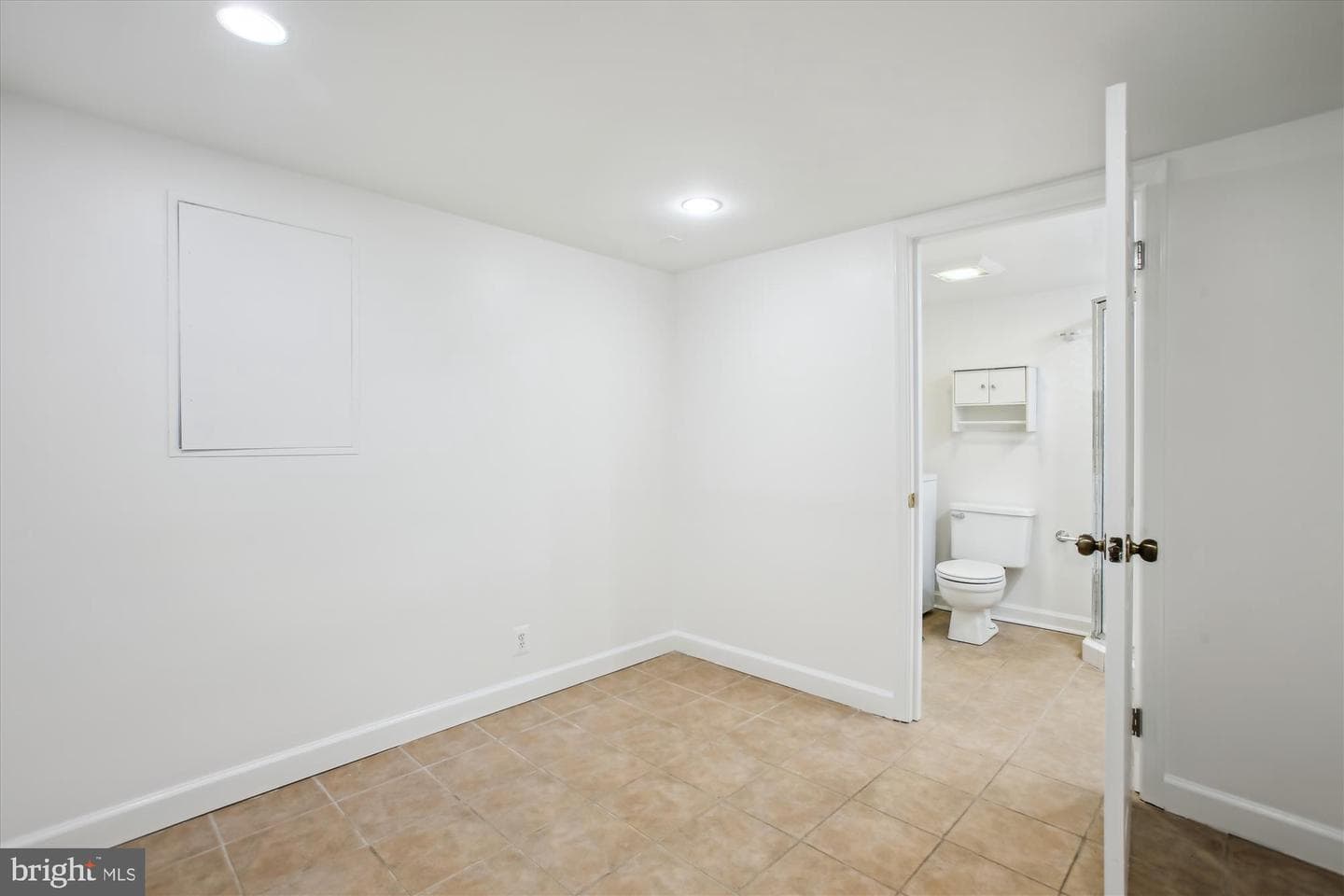 2858 S Abingdon Street photo 28