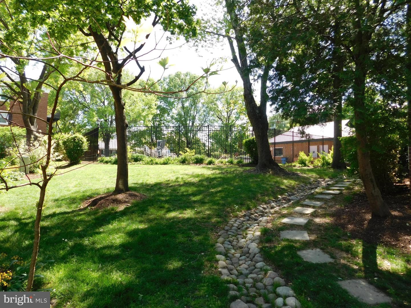 2858 S Abingdon Street photo 42
