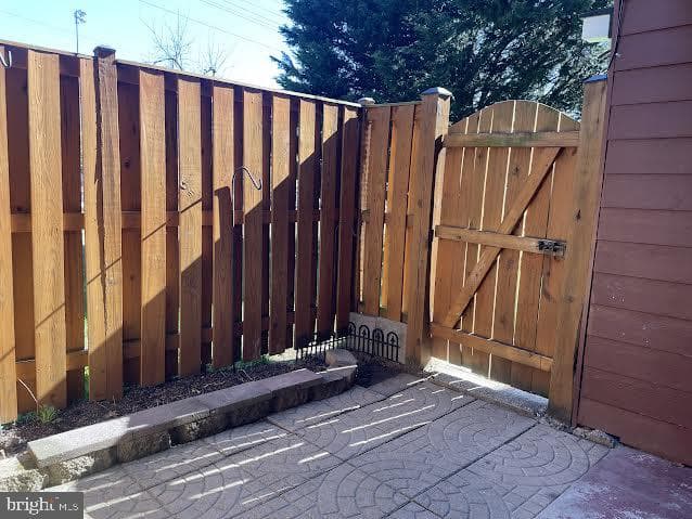 1503 S George Mason Drive #2 photo 33