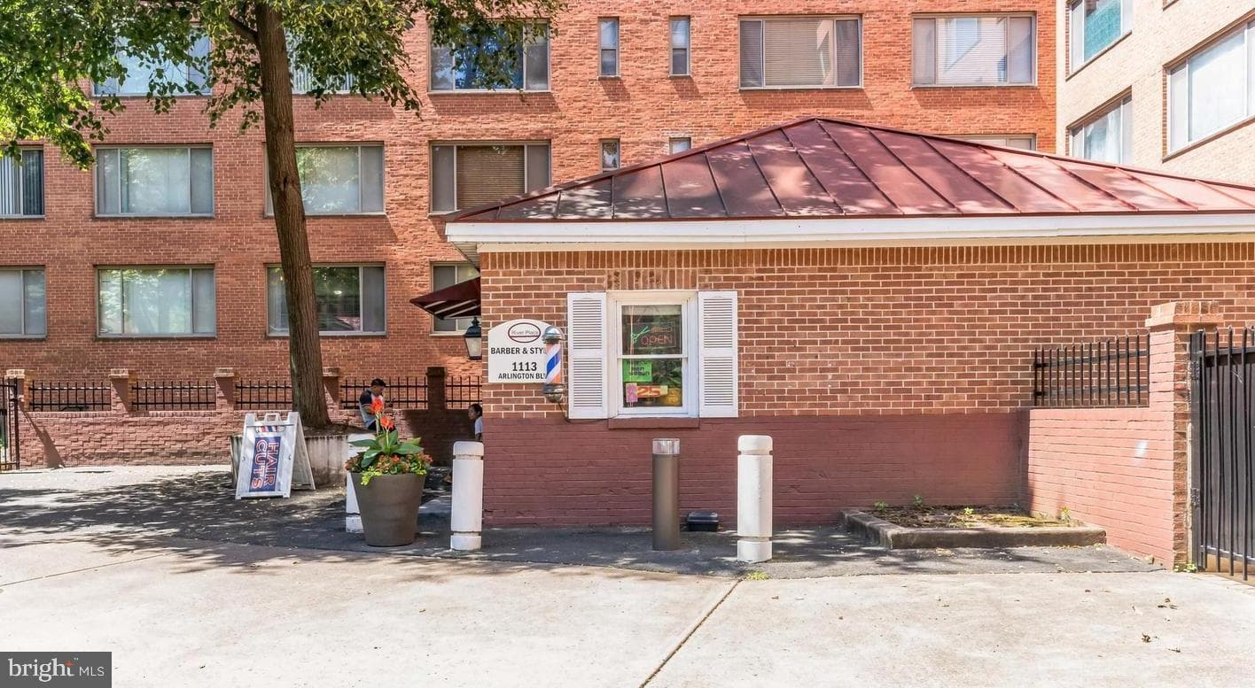 1021 Arlington Boulevard #928 photo 24