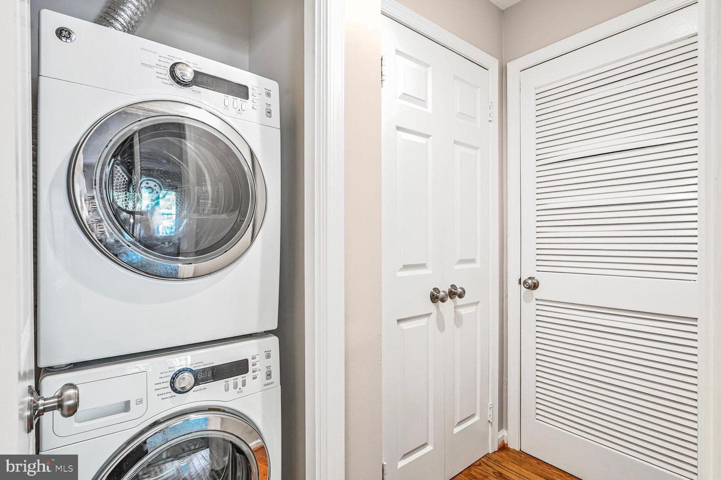 1036 N Randolph Street photo 11