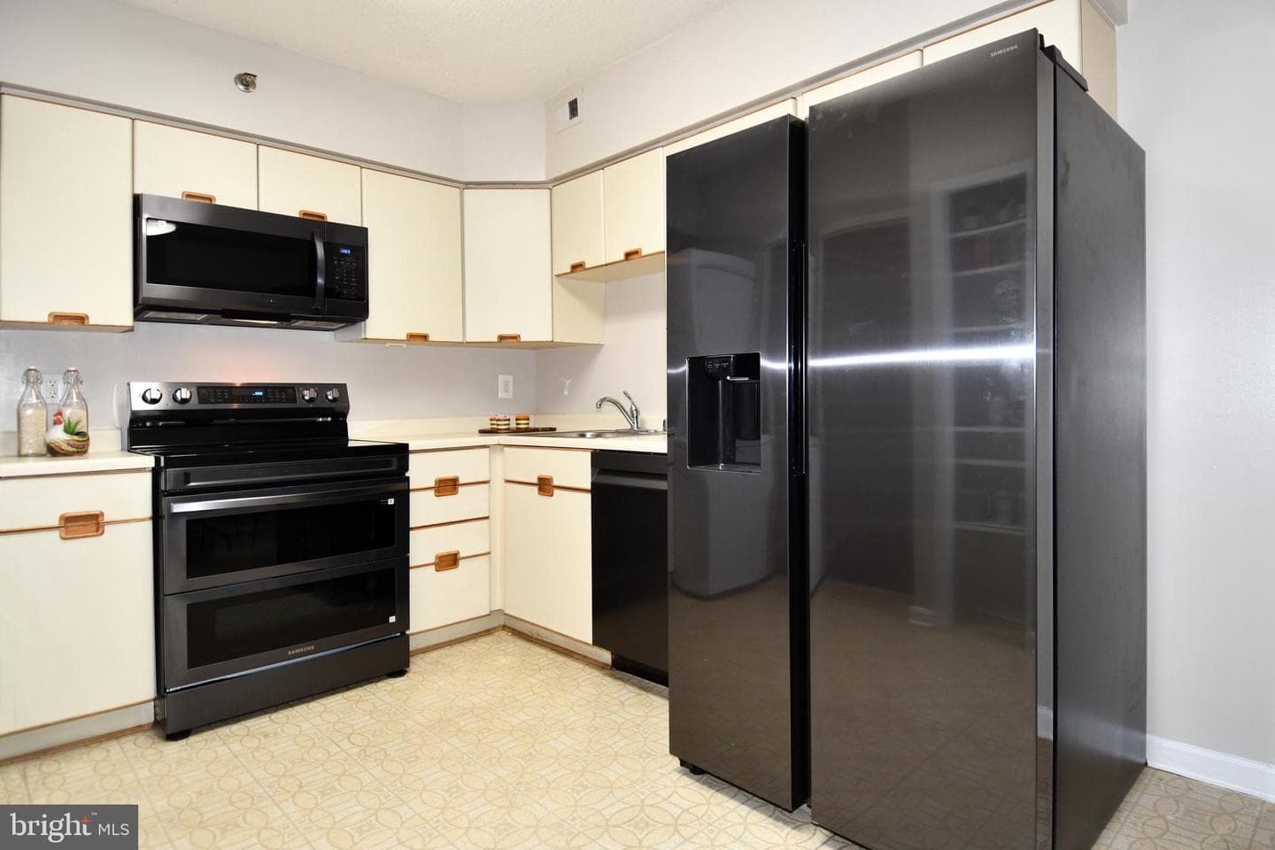 1805 Crystal Drive #301s photo 12