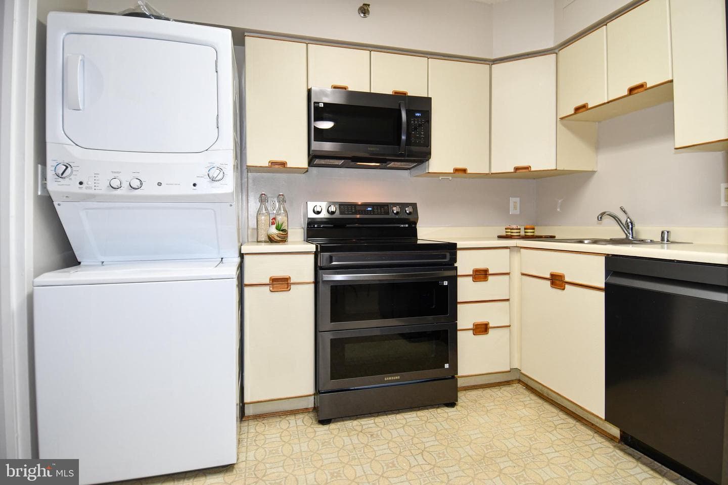 1805 Crystal Drive #301s photo 14