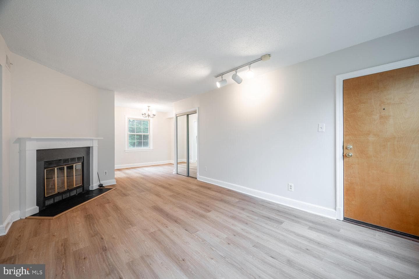 2509 Arlington Boulevard #201 photo 16