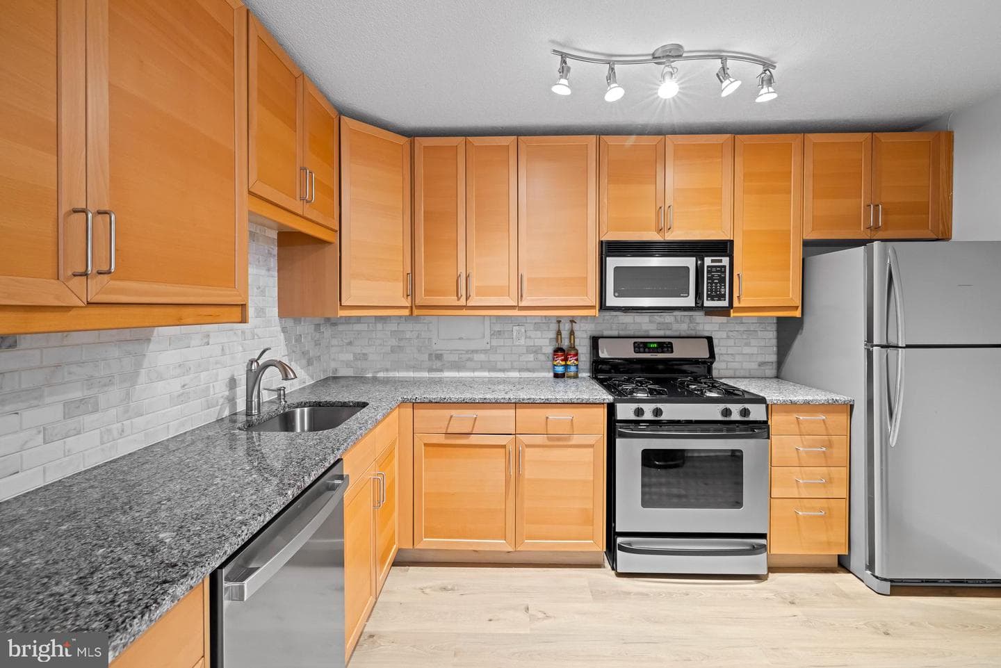 1300 Army Navy Drive #415 photo 11