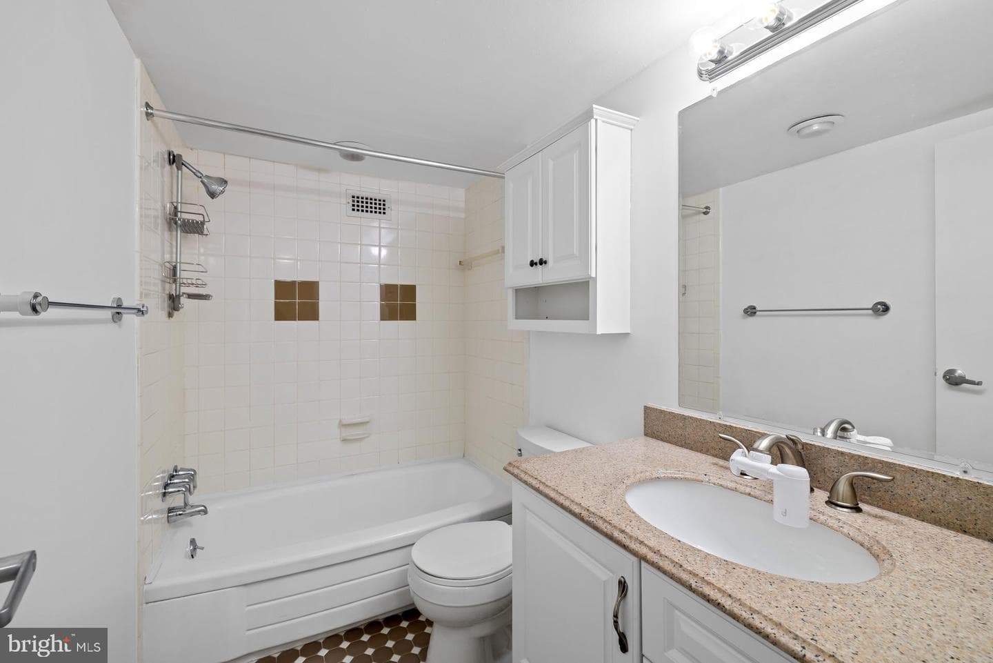 1300 Army Navy Drive #415 photo 15