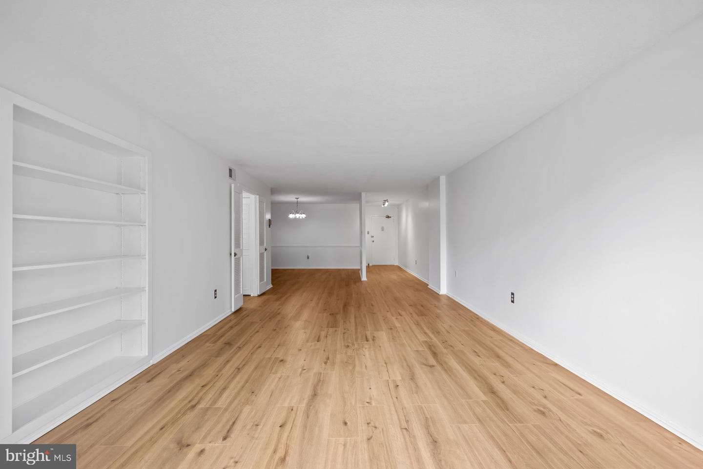 1300 Army Navy Drive #415 photo 4