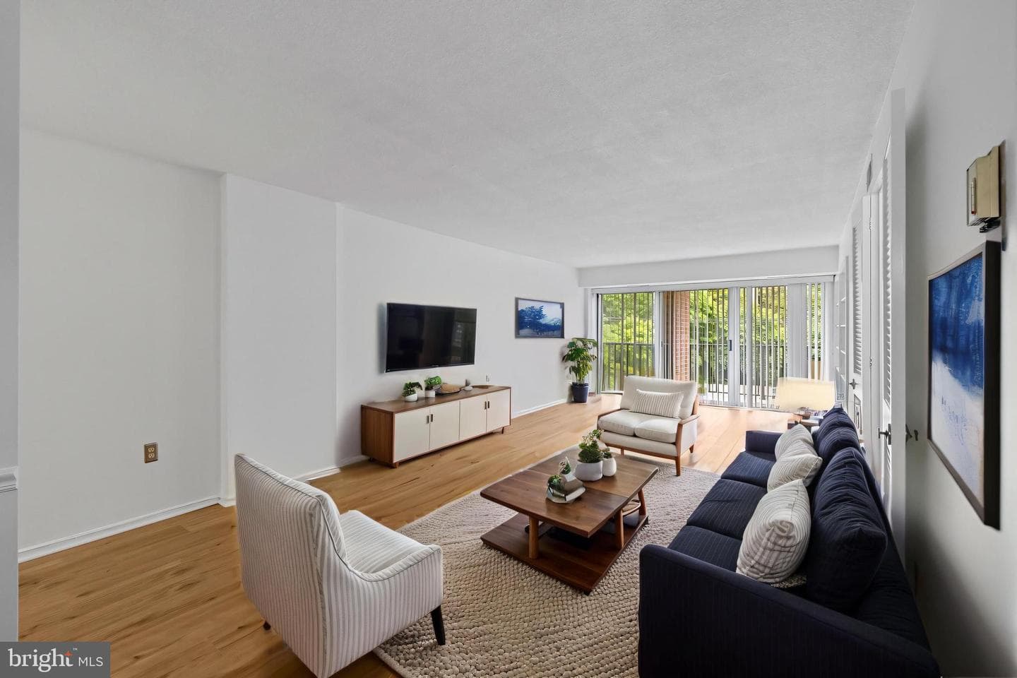 1300 Army Navy Drive #415 photo 5