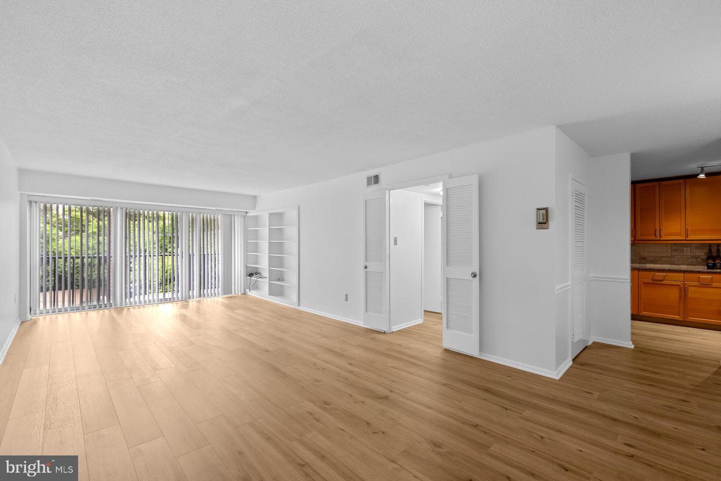 1300 Army Navy Drive #415 photo 7