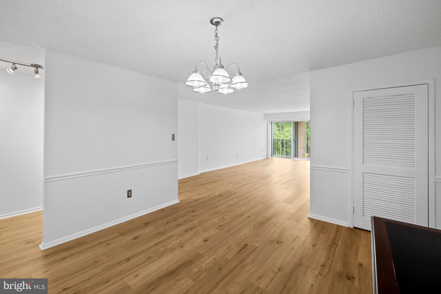 1300 Army Navy Drive #415 photo 9