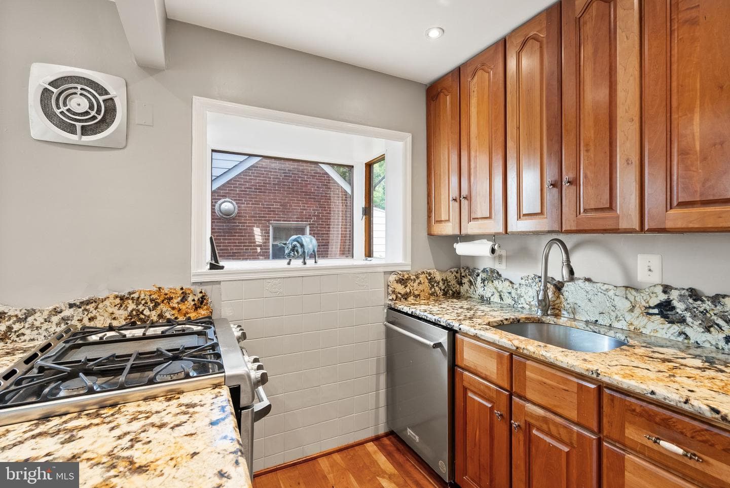 416 S Adams Street photo 12