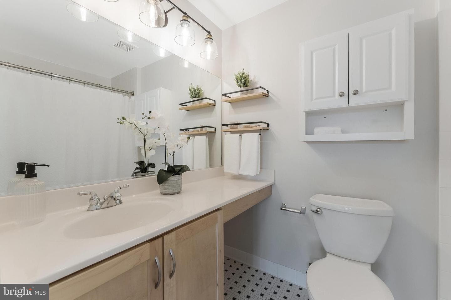 231 N Thomas Street #105 photo 19