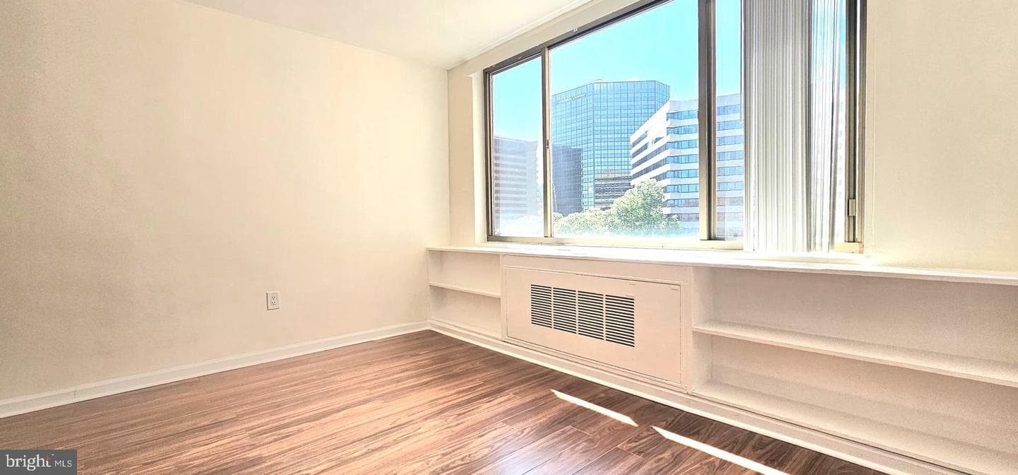 1121 Arlington Boulevard #937 photo 2