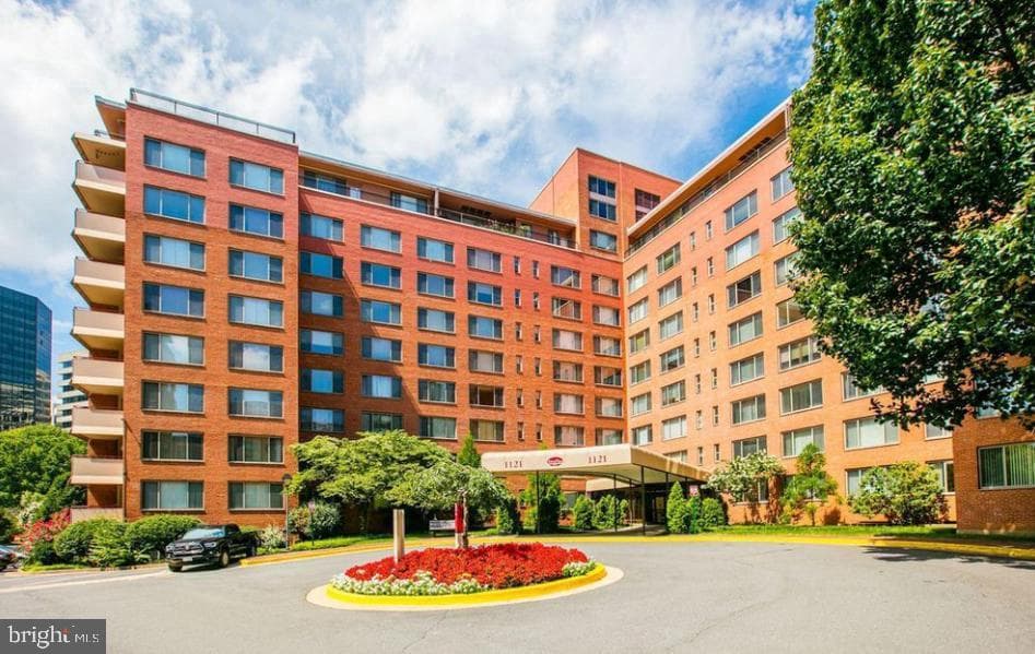 1121 Arlington Boulevard #937 photo 26