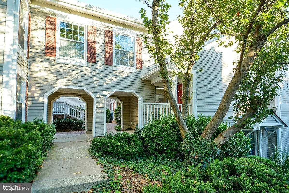2923 S Woodstock St #d photo 1