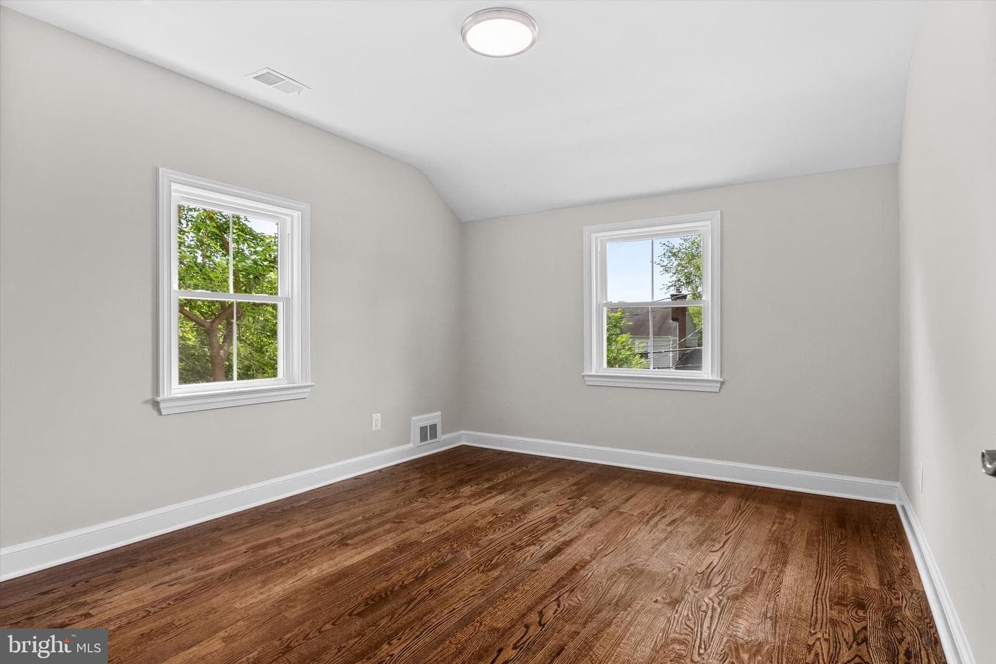 5141 10th Street N photo 18