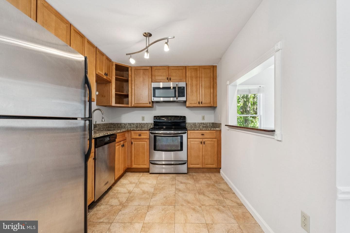 132 N Bedford Street #b photo 16